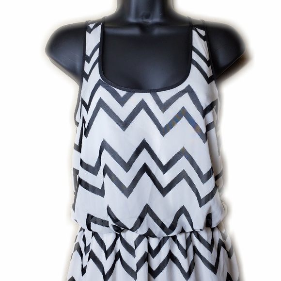 Chevron Strappy Maxi Dress Size Small - Picture 2 of 3